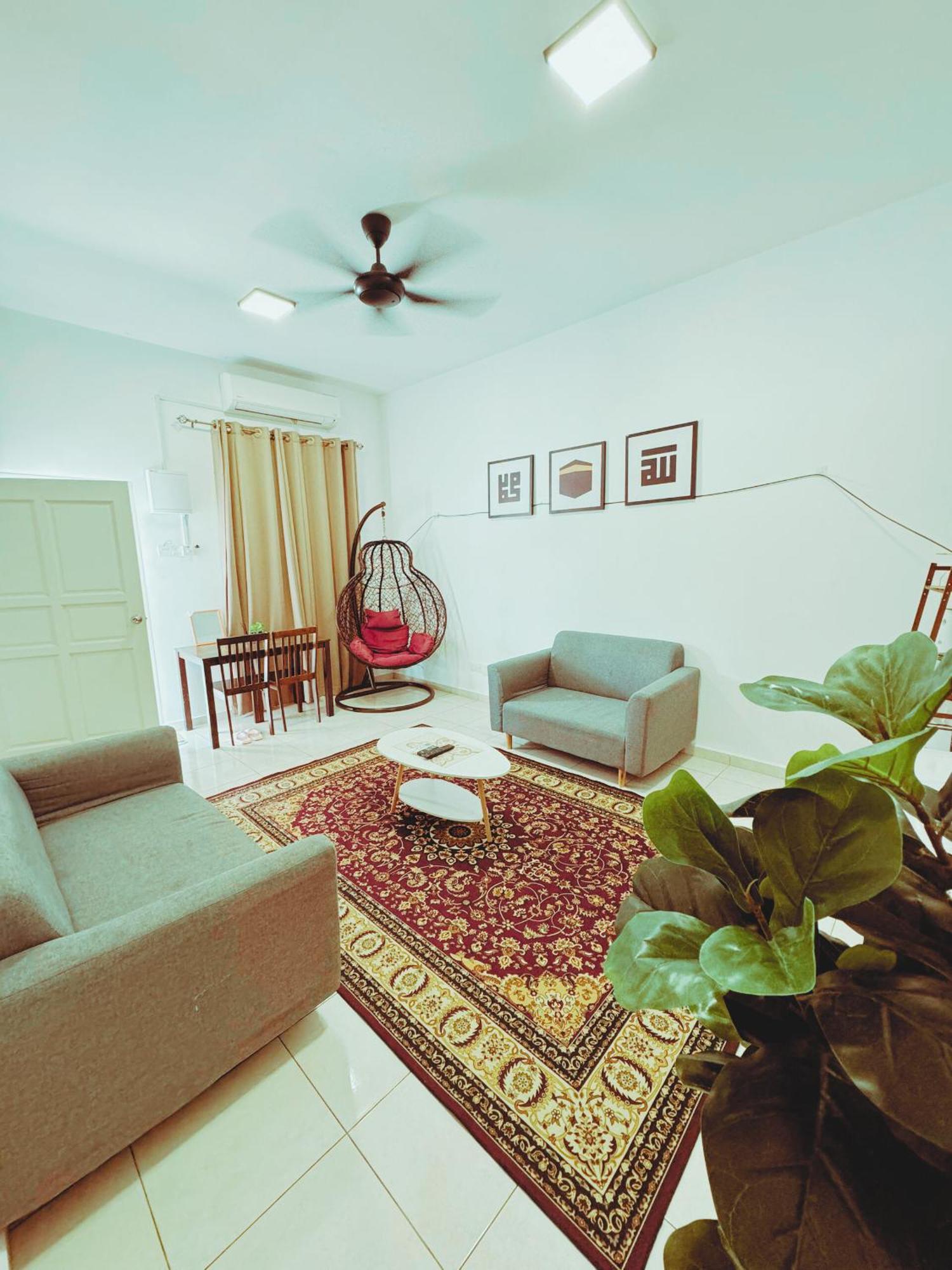 Holiday home Fallem's I 4 I Fully Aircond I 9 Pax I Free Wifi I Netflix I Intex Pool *